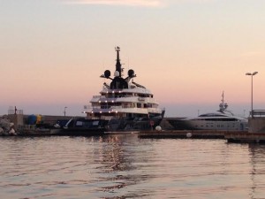 Il megayacht Seven Seas di Spielberg è a Genova. FOTO