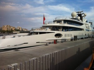 ESCLUSIVA! Da Barcellona le FOTO del megayacht Yas