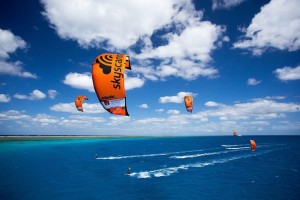 Kitesurf estremo sulla barriera corallina: è record. FOTO