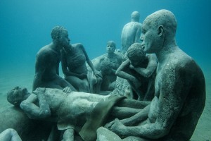 La Zattera di Lampedusa: omaggio silenzioso al dramma dei migranti