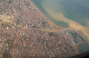 Pescara: approvato il progetto delle barriere galleggianti per arginare l’inquinamento lungo la costa