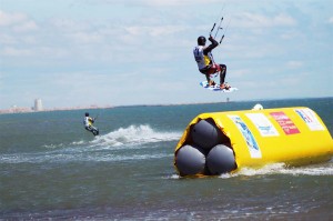 Gare di kitesurf: il futuro è il Boarder Cross?