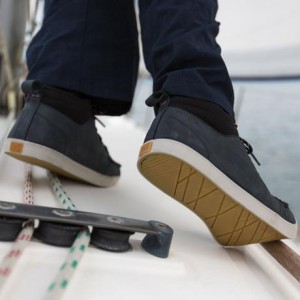 In barca a piedi nudi o con le scarpe? 3 cose da sapere per non farsi male