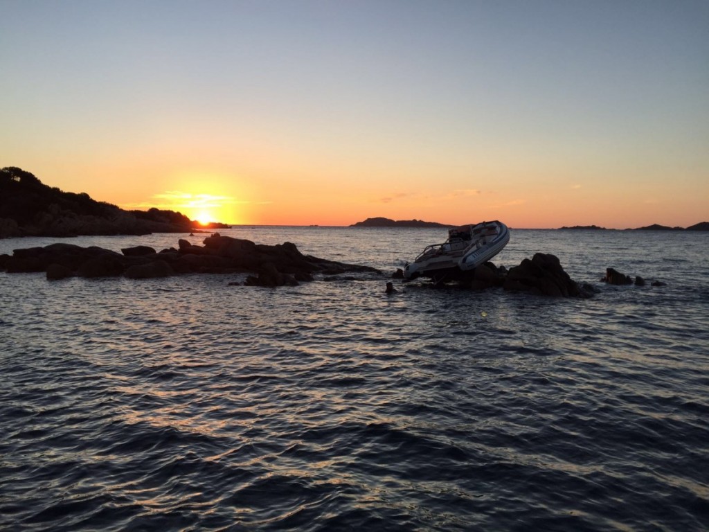 Tranquilli qui non ci sono scogli. Foto di proprietà di Liguria Nautica