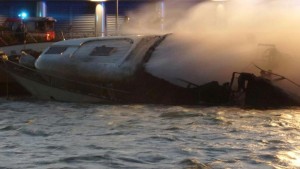 Tragedia a Loano: tre morti nell’incendio di uno yacht