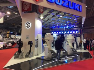 Uno stand Suzuki