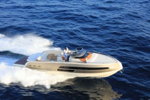 Il nuovo Invictus GT 370  in lizza per l’European Power Boat of the Year