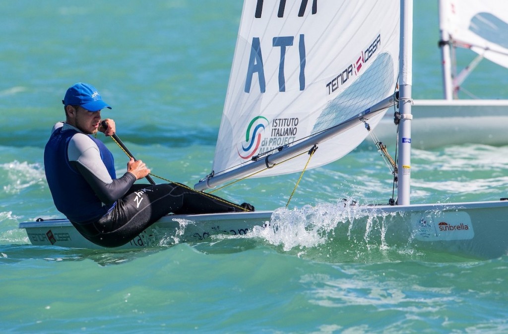 Coccoluto sul Laser Standard durante la regata a Miami.