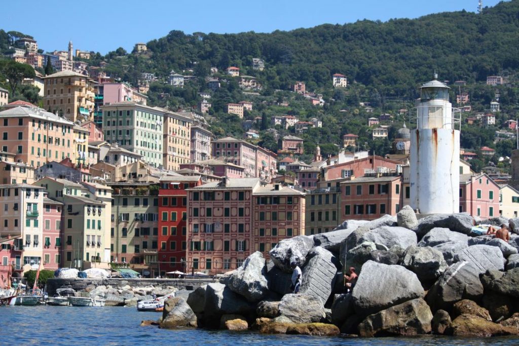 Vista del porticciolo di Camogli