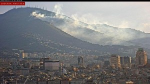 Genova: l’incendio in diretta sulle nostre webcam