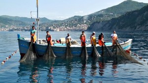 Salviamo la tonnarella di Camogli: non sarà una barca pirata a cancellare 400 anni di storia!