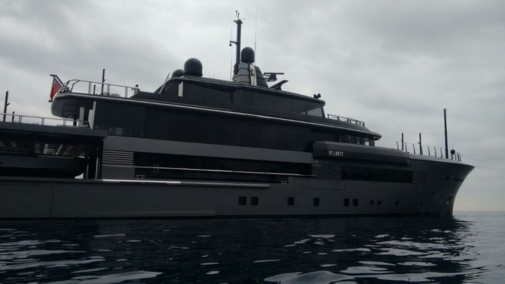 Megayacht Atlante a Portofino: foto laterale.