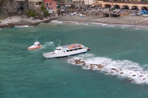 Primo maggio di paura: traghetto alla deriva nei pressi di Monterosso