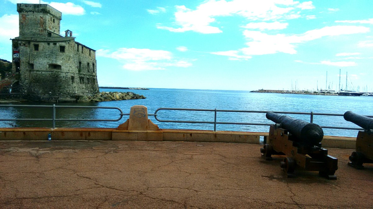 Escursione Rapallo-Santa Margherita-Portofino: partenza dal Castello di Rapallo.