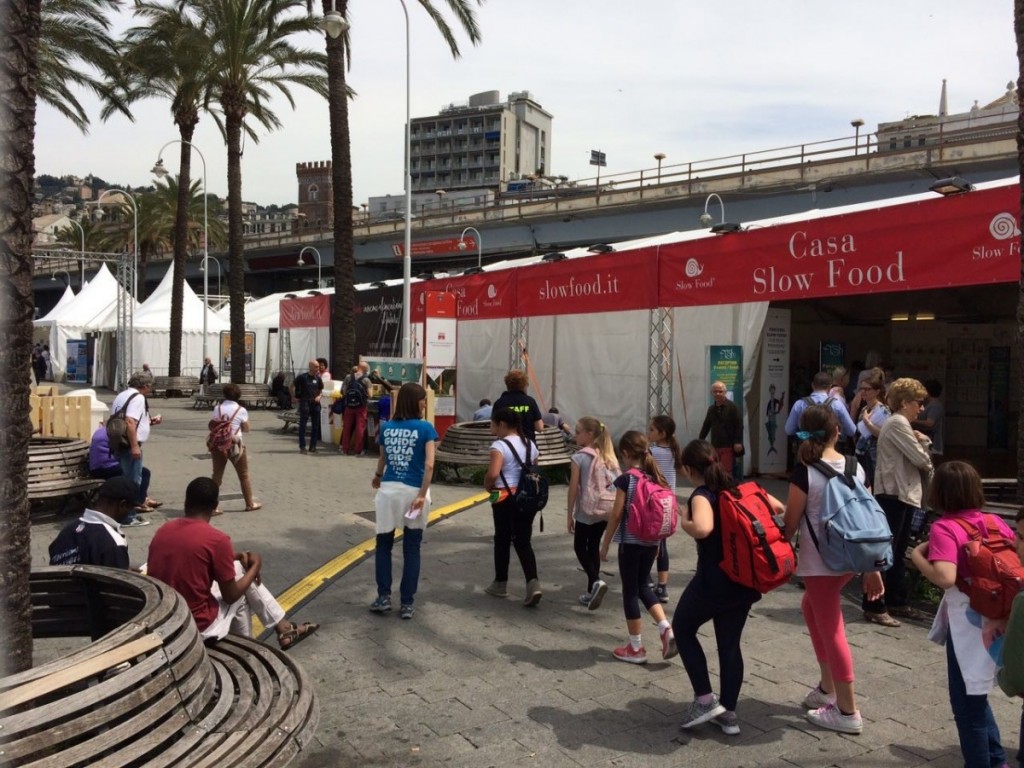 Slow Fish 2017 al Porto Antico di Genova. All'inaugurazione hanno partecipato diverse autorità tra cui il Ministro Martina