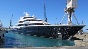 Symphony a Imperia, ecco il mega yacht del proprietario di Louis Vuitton