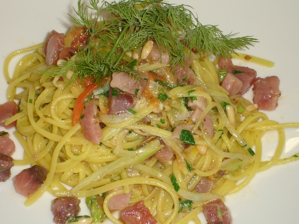 Linguine alla crudaiola di tonno e finocchietto