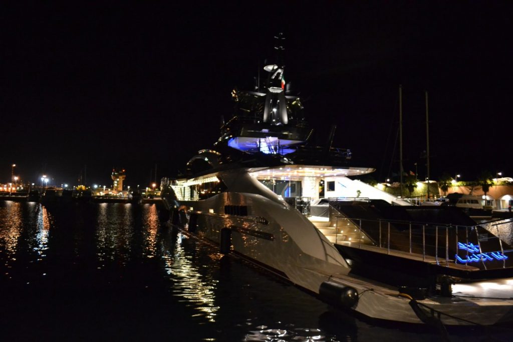 Il mega yacht Lady M a Genova Sestri Ponente