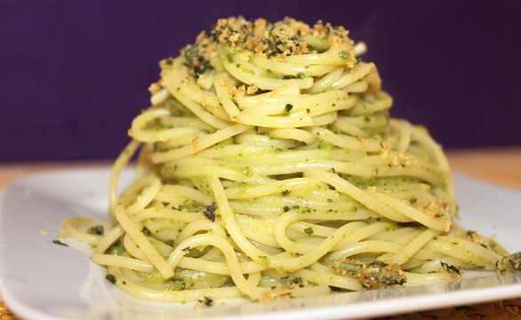 Spaghetti croccanti al patè di olive