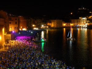 Vista notturna della Silent Disco 2017 alla Baia del Silenzio