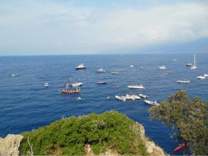 Grande festa al Stella Maris di Camogli: tra processioni e lumini sul mare