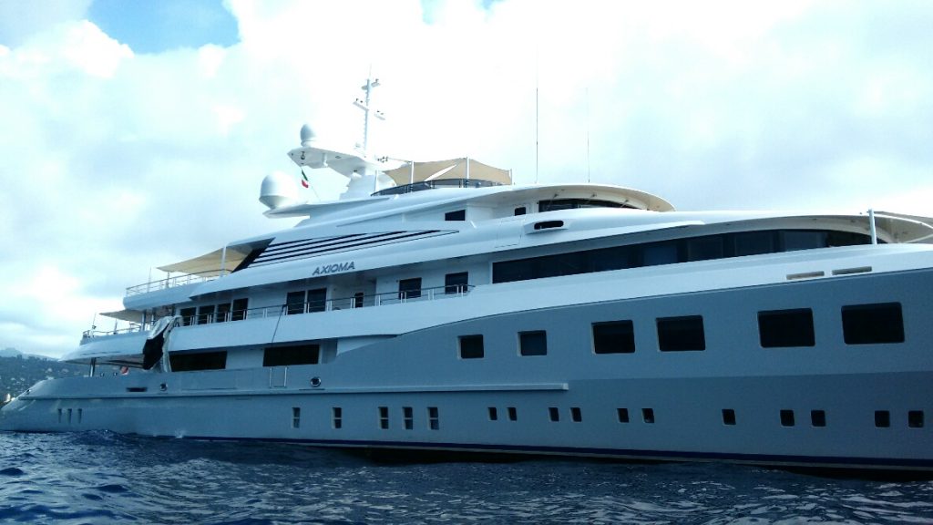 Megayacht Axioma nel Golfo del Tigullio