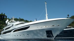 Megayacht Seanna a Portofino: ecco le immagini dal kayak