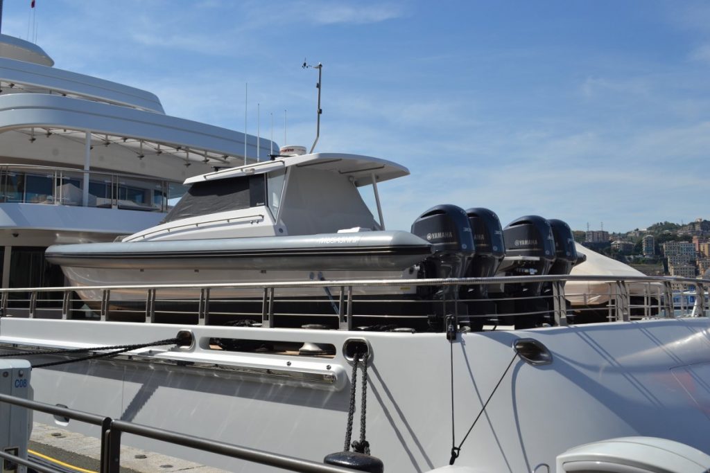 Il tender da 1200 cavalli del mega yacht Musashi