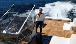 Gianluca Vacchi, da un B52 a un Wally… Power!