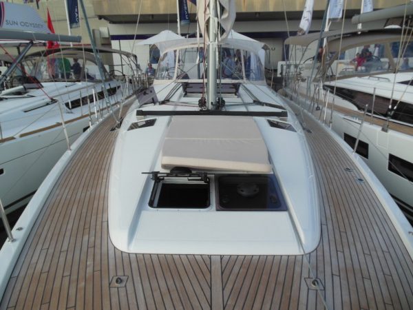 Al Salone Nautico di Genova l’ultima novità in casa Jeanneau: il Sun Odyssey 490 che unisce praticità e comfort