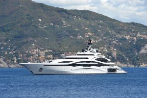 Al Lusail tra i 25 yacht più grandi al mondo: eccolo a Santa Margherita – FOTO