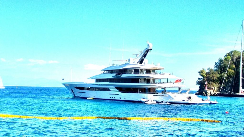 Megayacht Joy: foto laterale