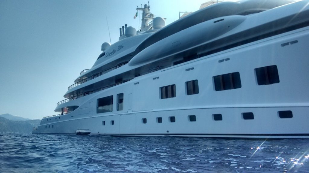 Megayacht Quantum Blue: lusso nautica