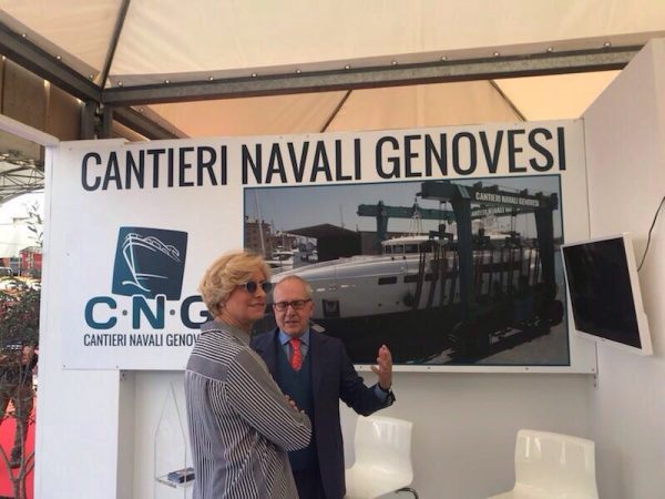 Il ministro della difesa, Roberta Pinotti allo stand di Cantieri Navali Genovesi