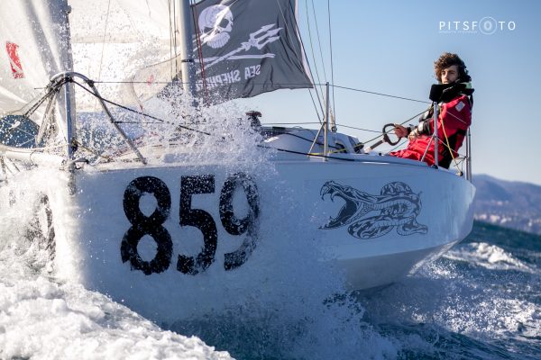 Quando l’Oceano chiama: il ventenne genovese Matteo Sericano, discepolo di Bona e D’Alì, verso la Mini Transat 2019