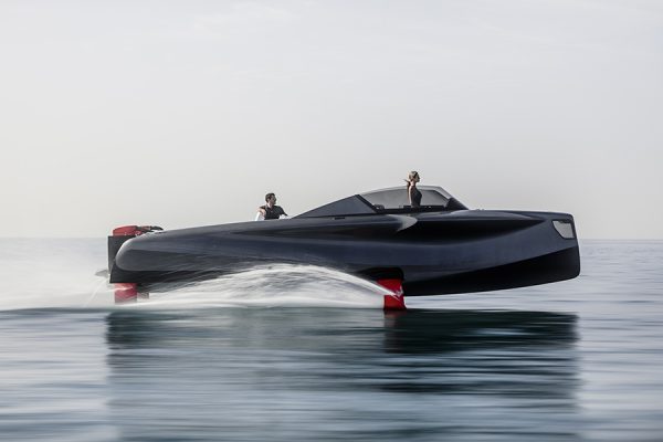 Ecco Foiler, il primo “flying yacht” al mondo