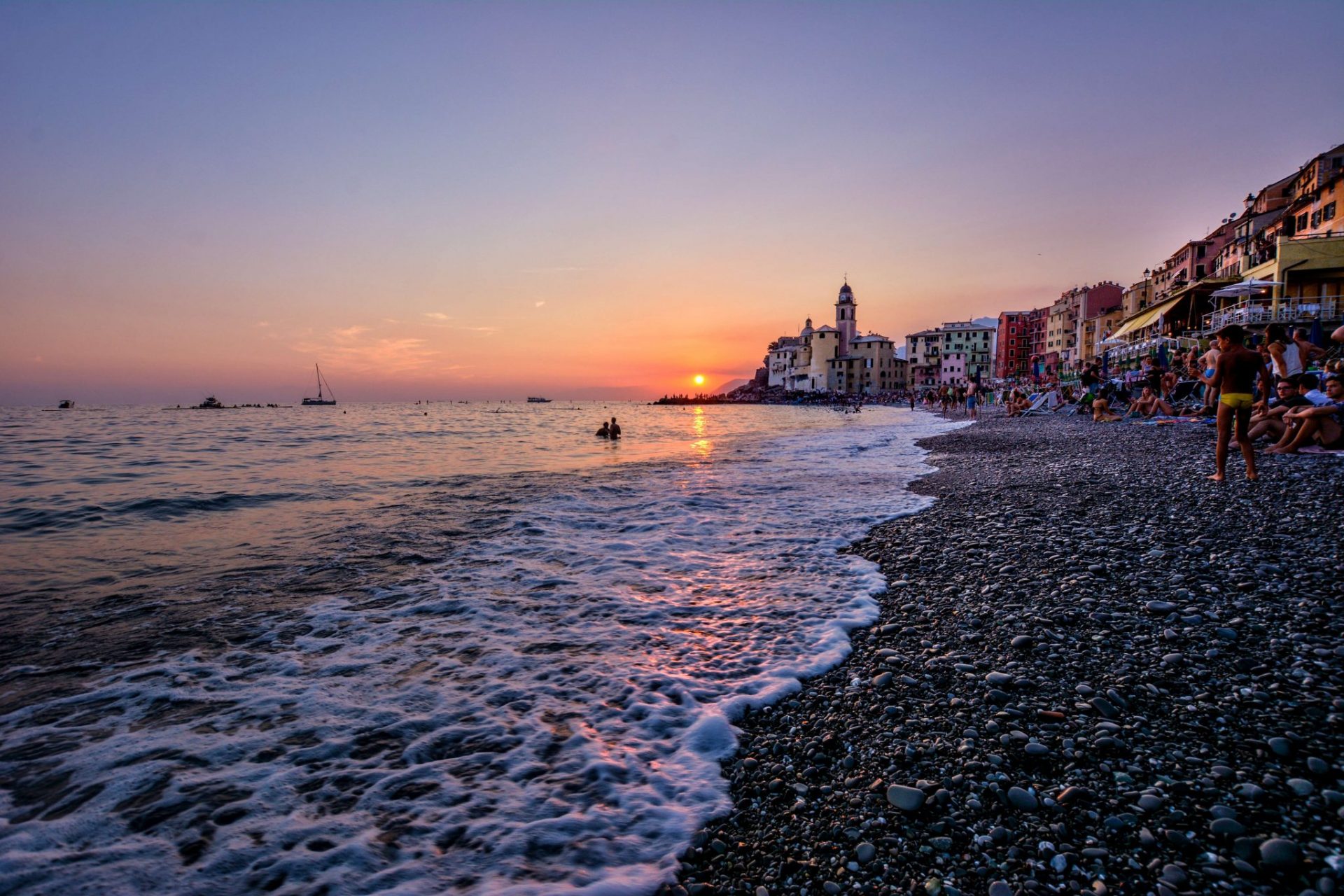 Attesa al tramonto prima della posa dei lumini alla Stella Maris