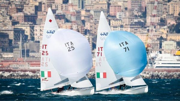 Due 470 in navigazione al Campionato Italiano Classi Olimpiche di Genova