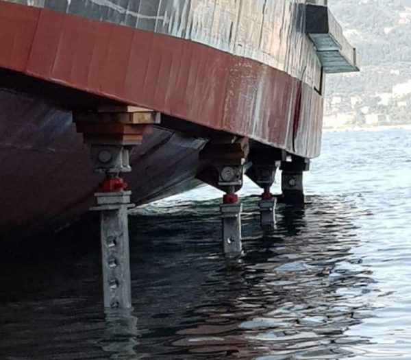 Naval Tecno Sud rinnova la collaborazione con i cantieri Sanlorenzo grazie ai suoi speciali cavalletti per mega yacht