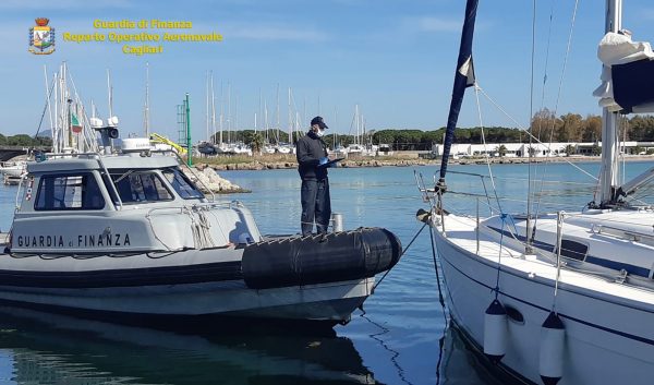 Controlli a bordo delle unità da parte della Guardia di Finanza