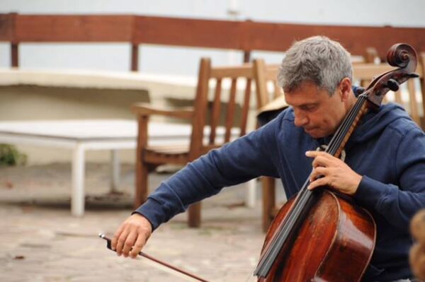 Una vita in barca a vela in compagnia di un violoncello: LN intervista il musicista-velista Roberto Soldatini