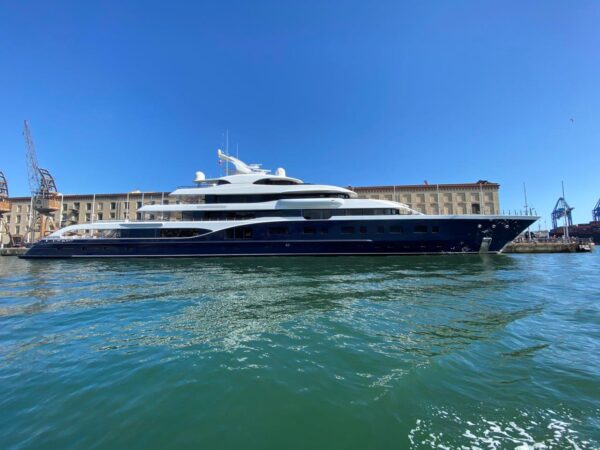 Symphony in Genoa. The giga yacht (102 metres) belonging to Monsieur Arnault enchants the Porto Antico