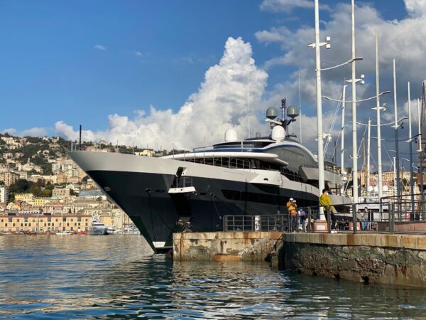 Il megayacht Dar Oceanco 90M a Genova