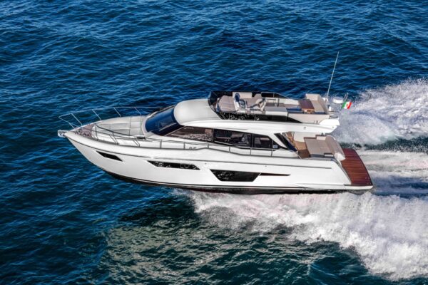 Ferretti Yachts 500