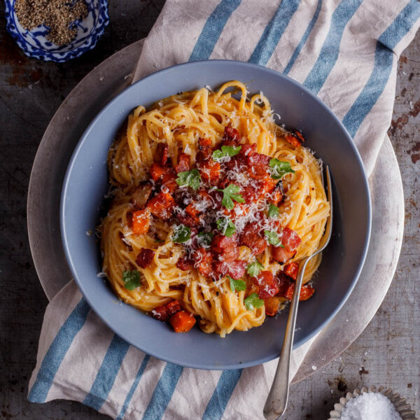 Pasta al sugo di zucca e pancetta