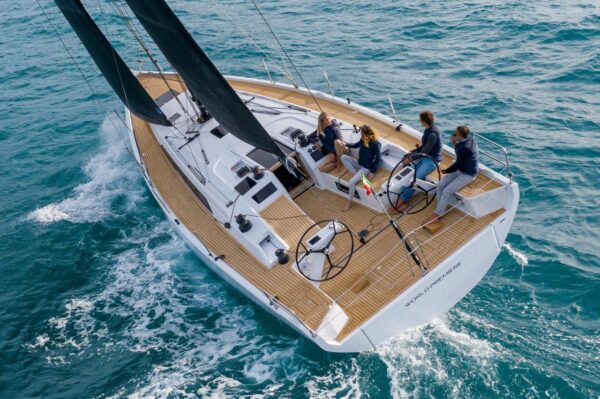 The first few miles at sea for the Grand Soleil 44: style, design, performance and comfort