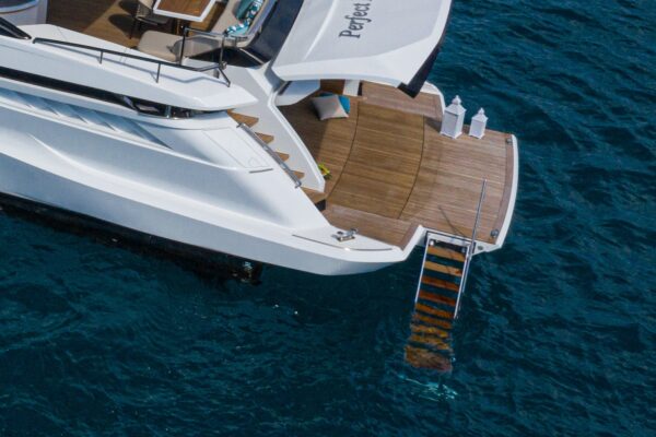 Sanguineti Chiavari build the integrated and completely automatic stern of the Mangusta GranSport 33