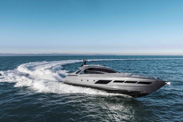 Pershing chooses Xenta and Simrad technology for the Pershing 8X