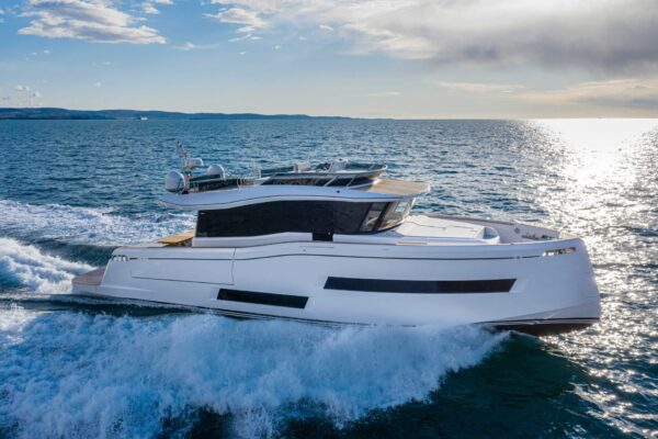 The new 60 foot Endurance 60 by Pardo Yachts has been launched. The images