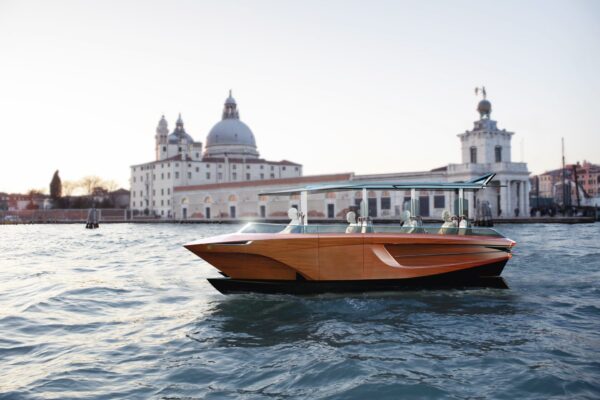 Mr Verme to LN: “Our adjustable height hull is ideal for use as a water taxi for the disabled”